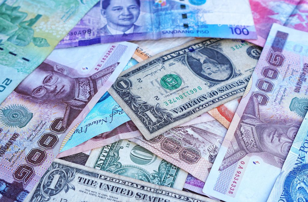 money-1578510_1920